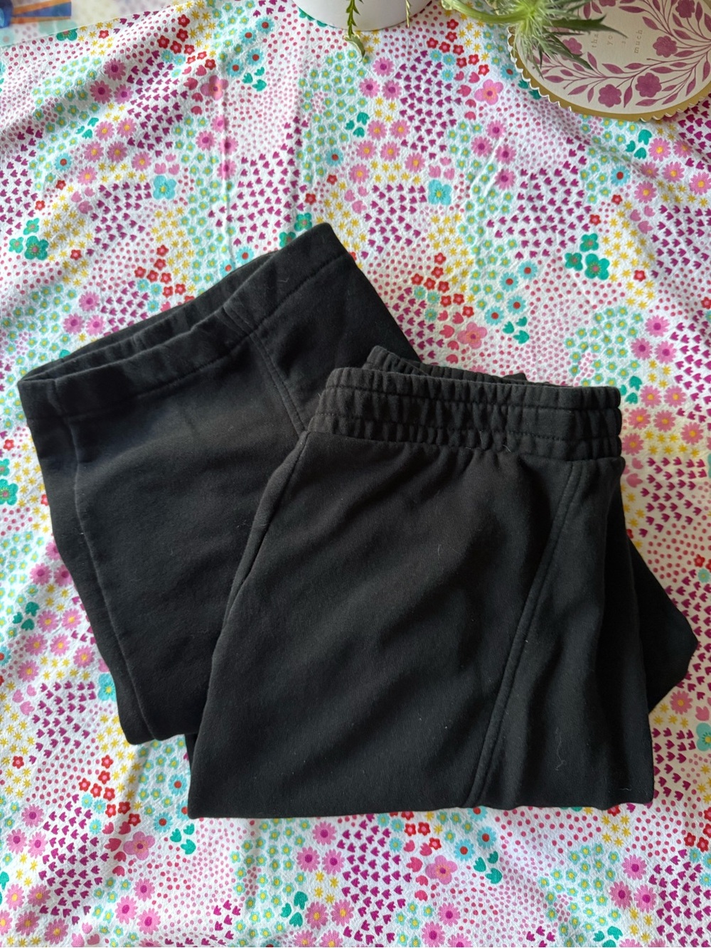 GAP Black Fleece Sweatpants (Size Medium) ✨